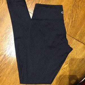 Lulu Lemon - Wunder Under - Polka Dot - 6